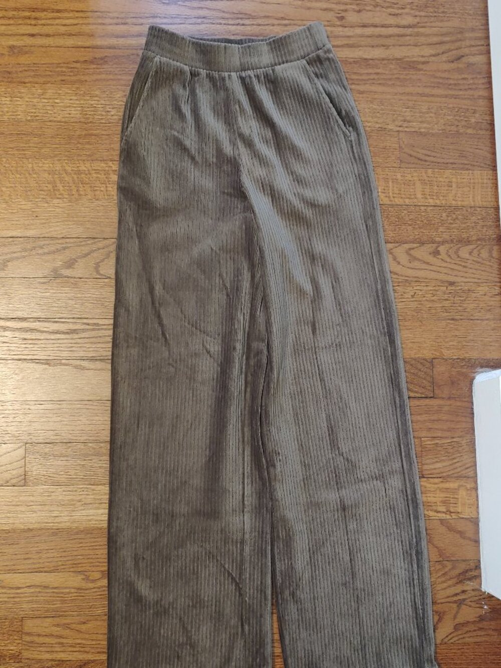 Uniqlo Wide Leg Pull On Corduroy Pants